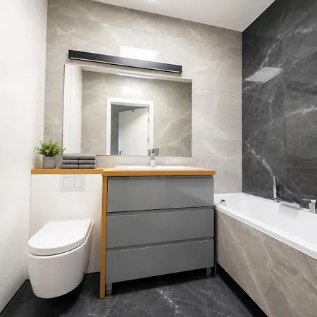 Appartement Modern 2br For 4 Parking Wola