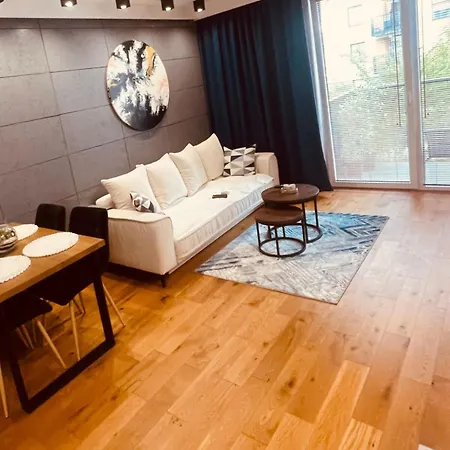 Modern 2br For 4 Parking Wola 아파트 바르샤바