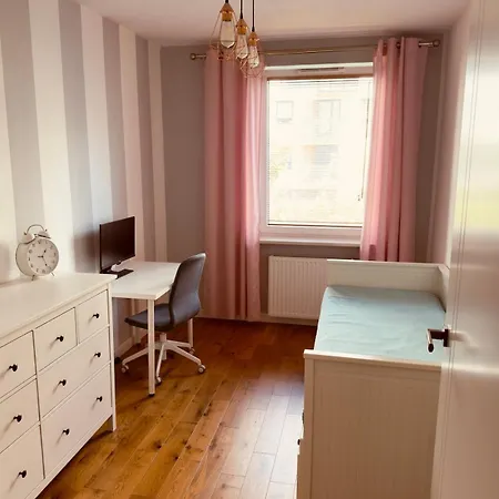 Modern 2br For 4 Parking Wola 아파트