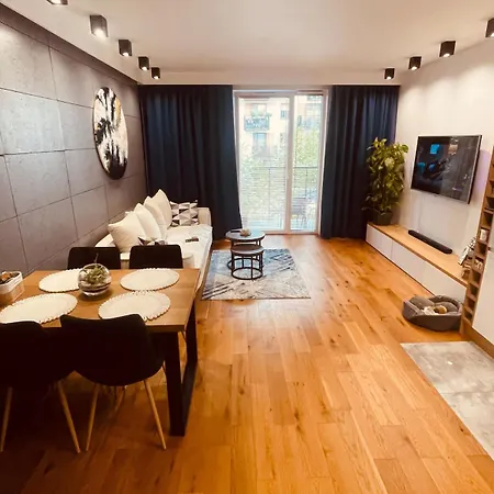 아파트 Modern 2br For 4 Parking Wola