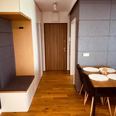 아파트 Modern 2br For 4 Parking Wola *
