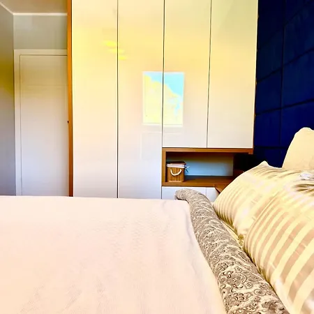 Modern 2br For 4 Parking Wola